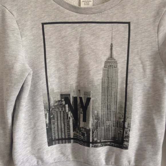 Abercrombie & Fitch - Grey New York Sweater - Picture 2 of 4